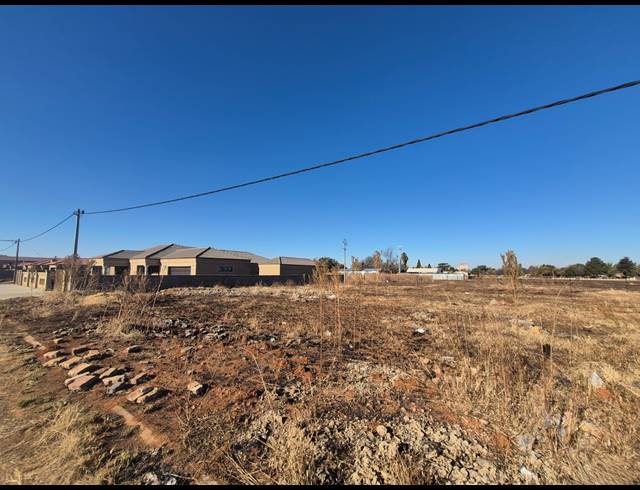 876M² VACANT LAND FOR SALE IN UNITAS PARK